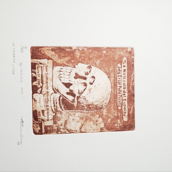 Right now just Cuban political prints and a cpl shots of outfits I put together. - Picture 13 of 16